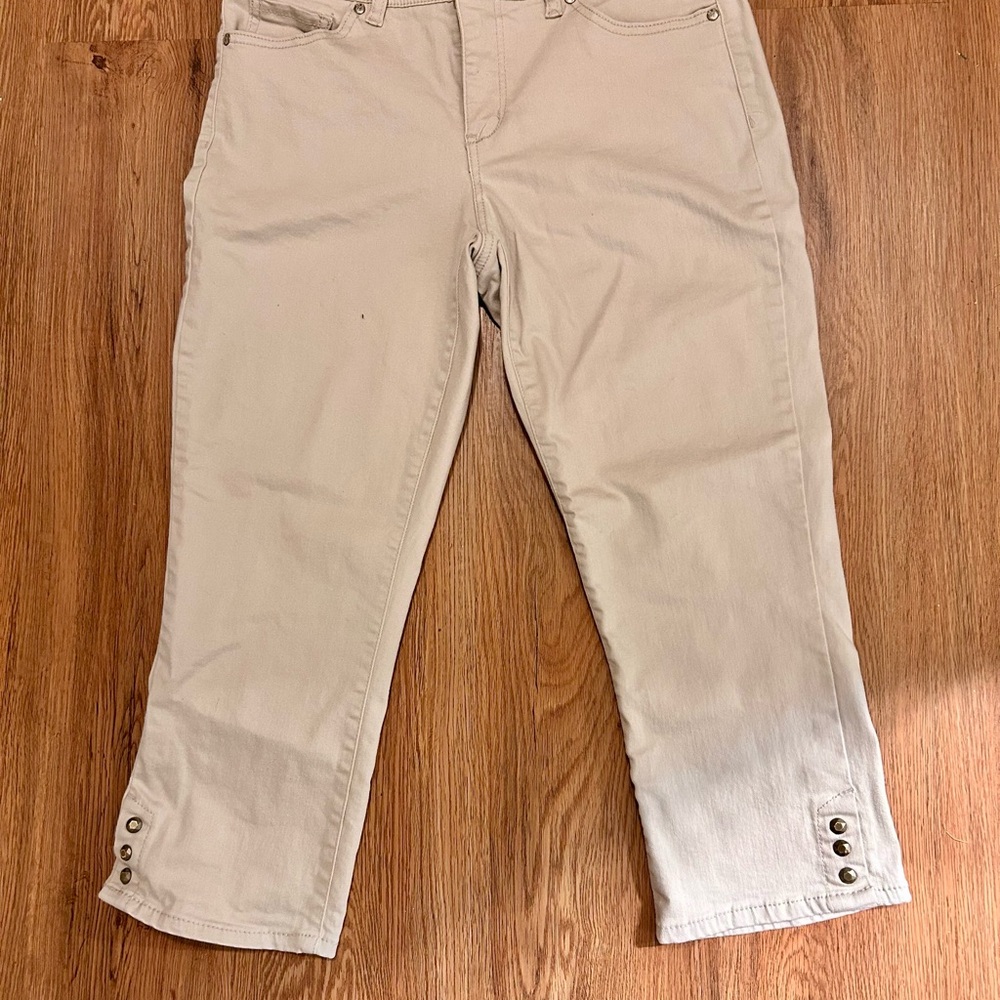 Nine West Khaki Cropped Jeans with embroidered detailed back pockets